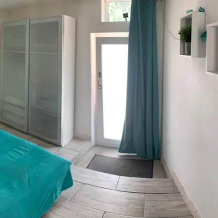 Studio Avec Jardin Au Calme Апартаменты *